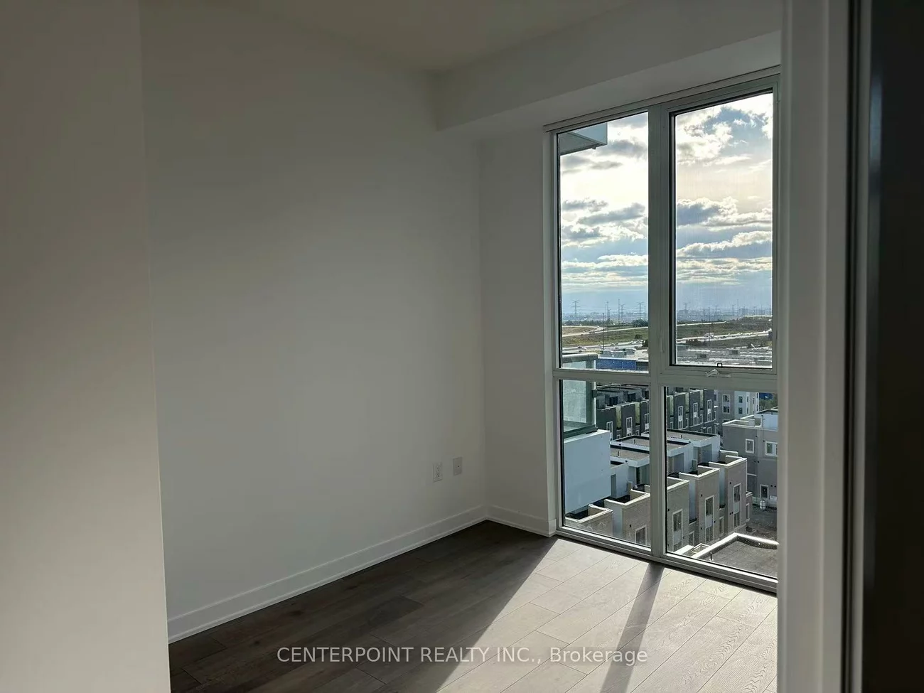 60, Honeycrisp, Vaughan Corporate Centre, Vaughan