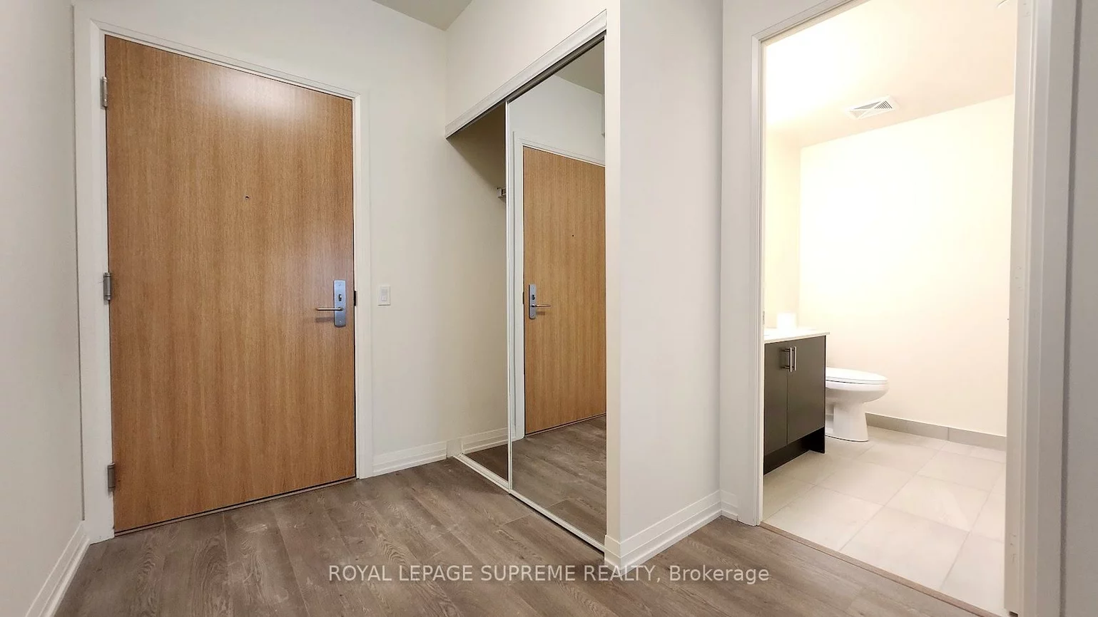 8960, Jane, Vellore Village, Vaughan