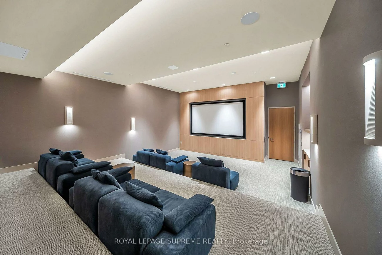 8960, Jane, Vellore Village, Vaughan