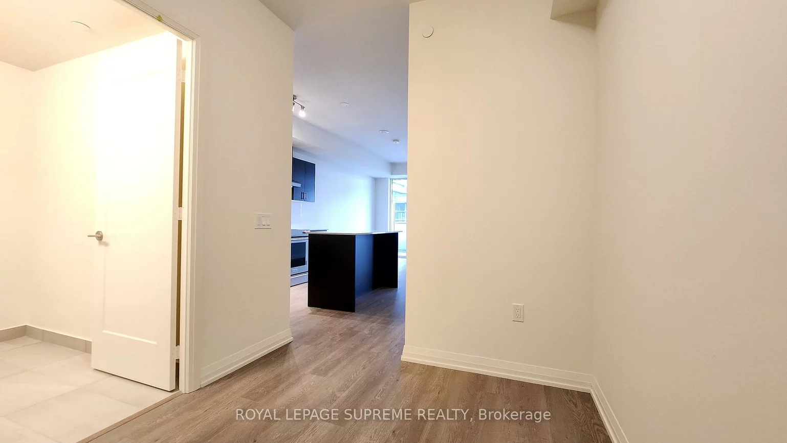 8960, Jane, Vellore Village, Vaughan