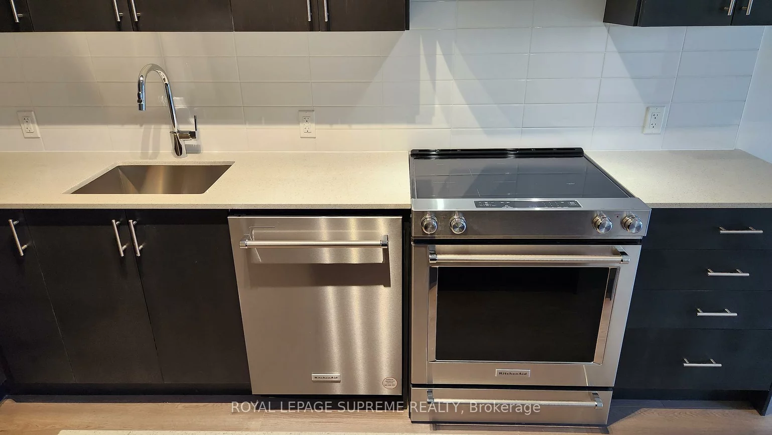 8960, Jane, Vellore Village, Vaughan