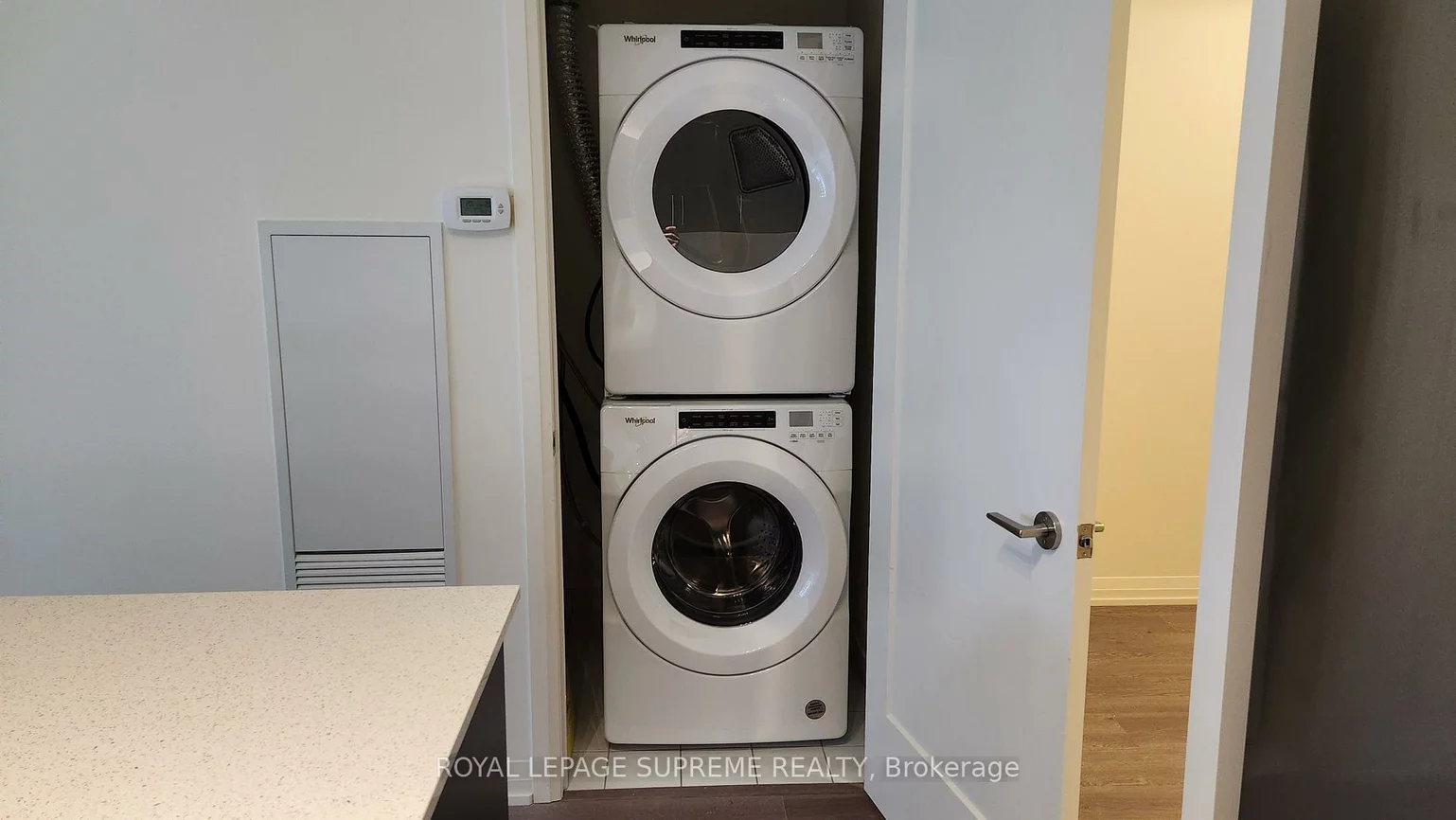 8960, Jane, Vellore Village, Vaughan