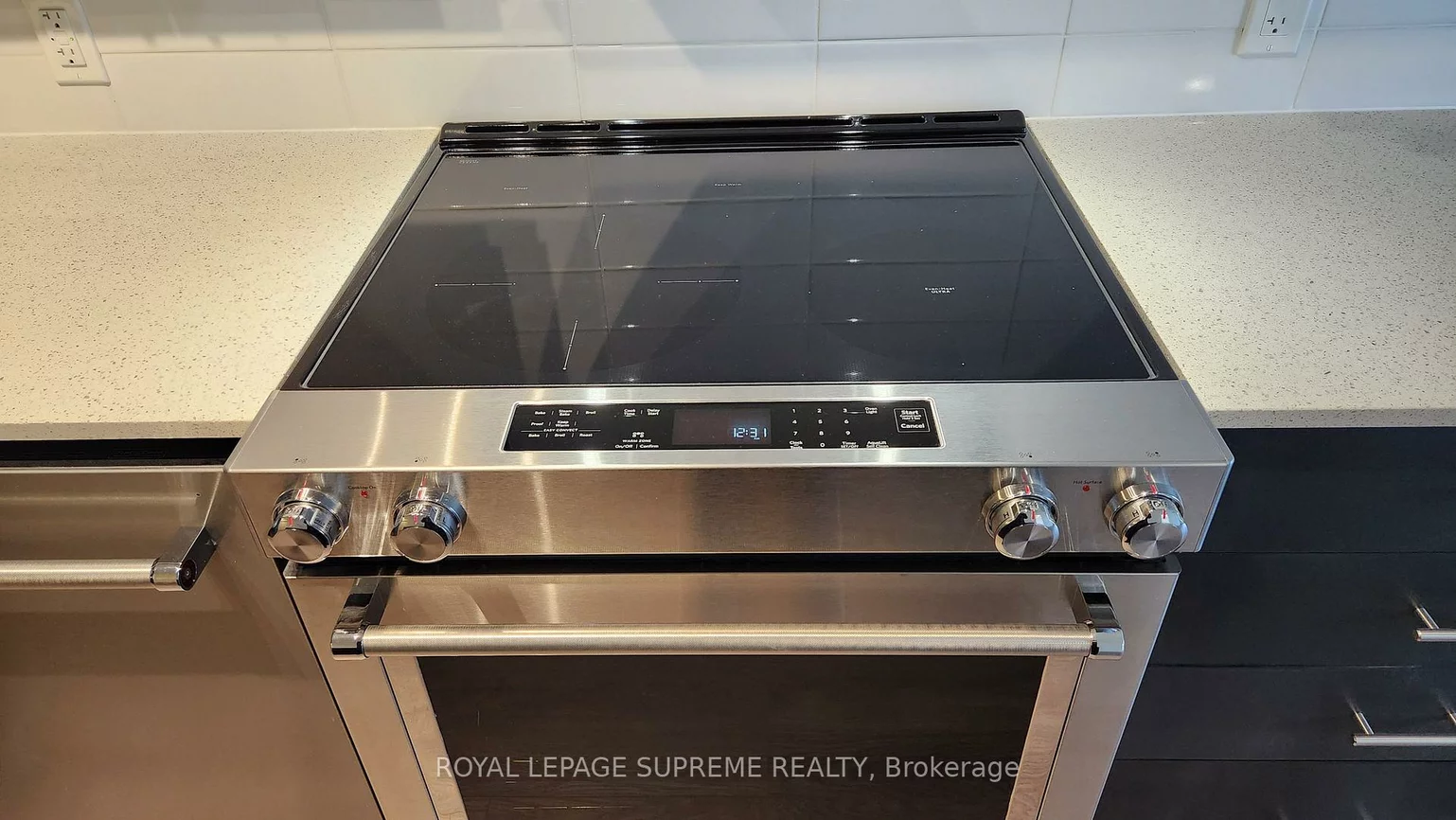 8960, Jane, Vellore Village, Vaughan