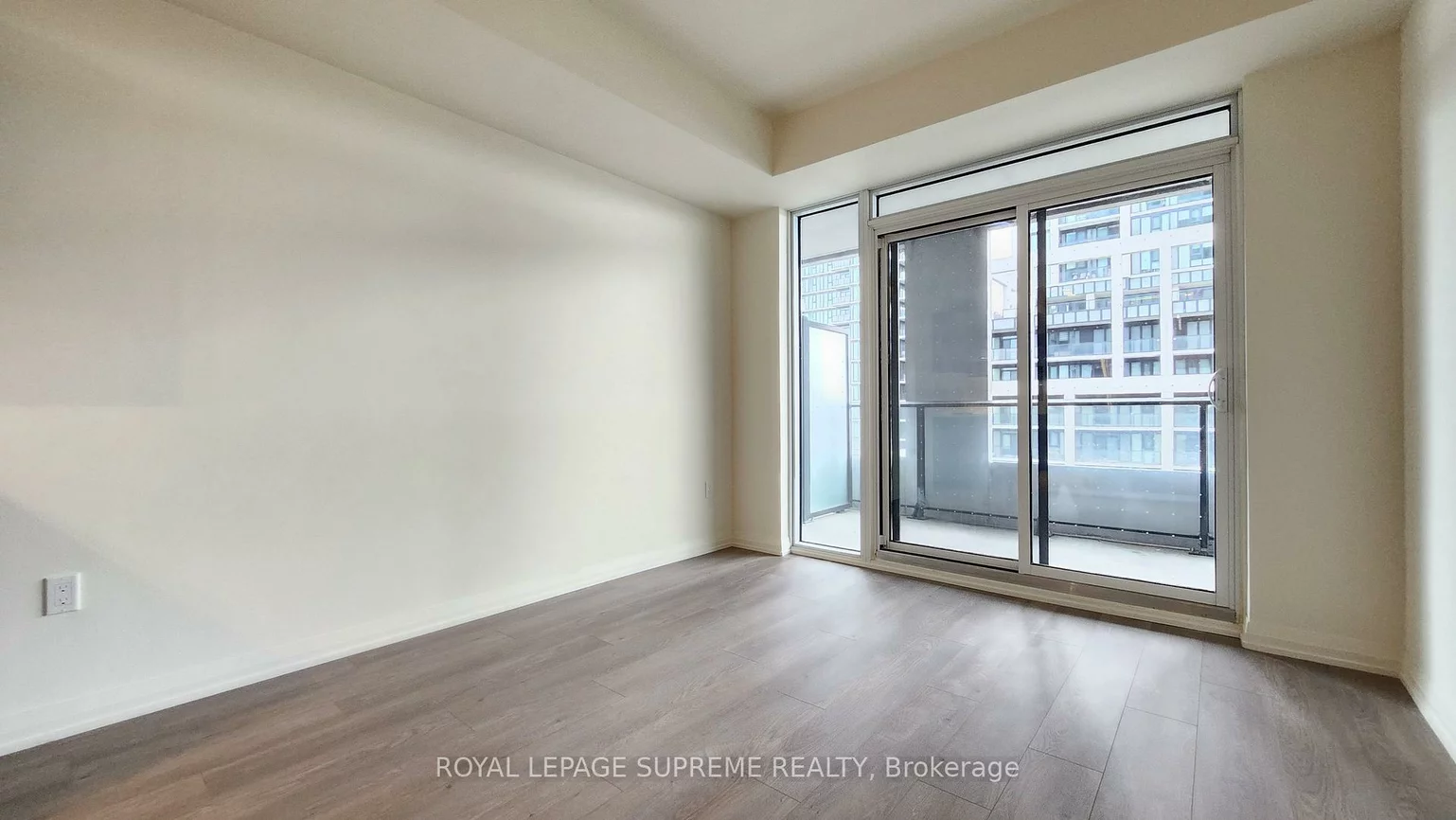 8960, Jane, Vellore Village, Vaughan