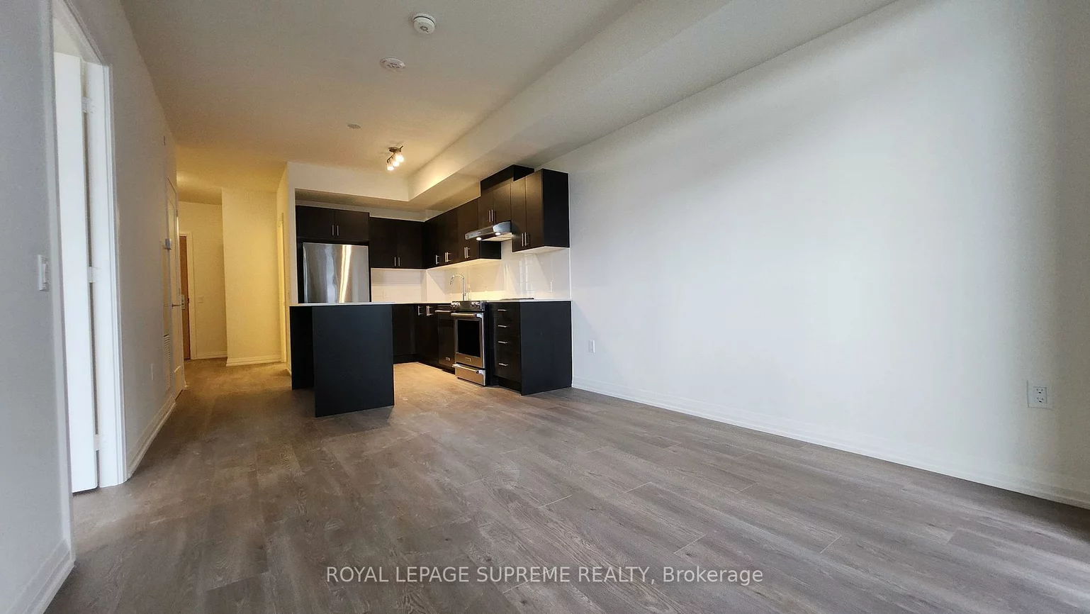 8960, Jane, Vellore Village, Vaughan
