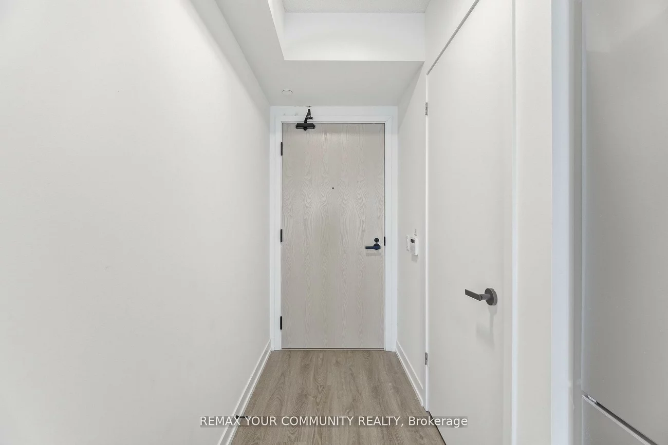 195, Commerce, Vaughan Corporate Centre, Vaughan