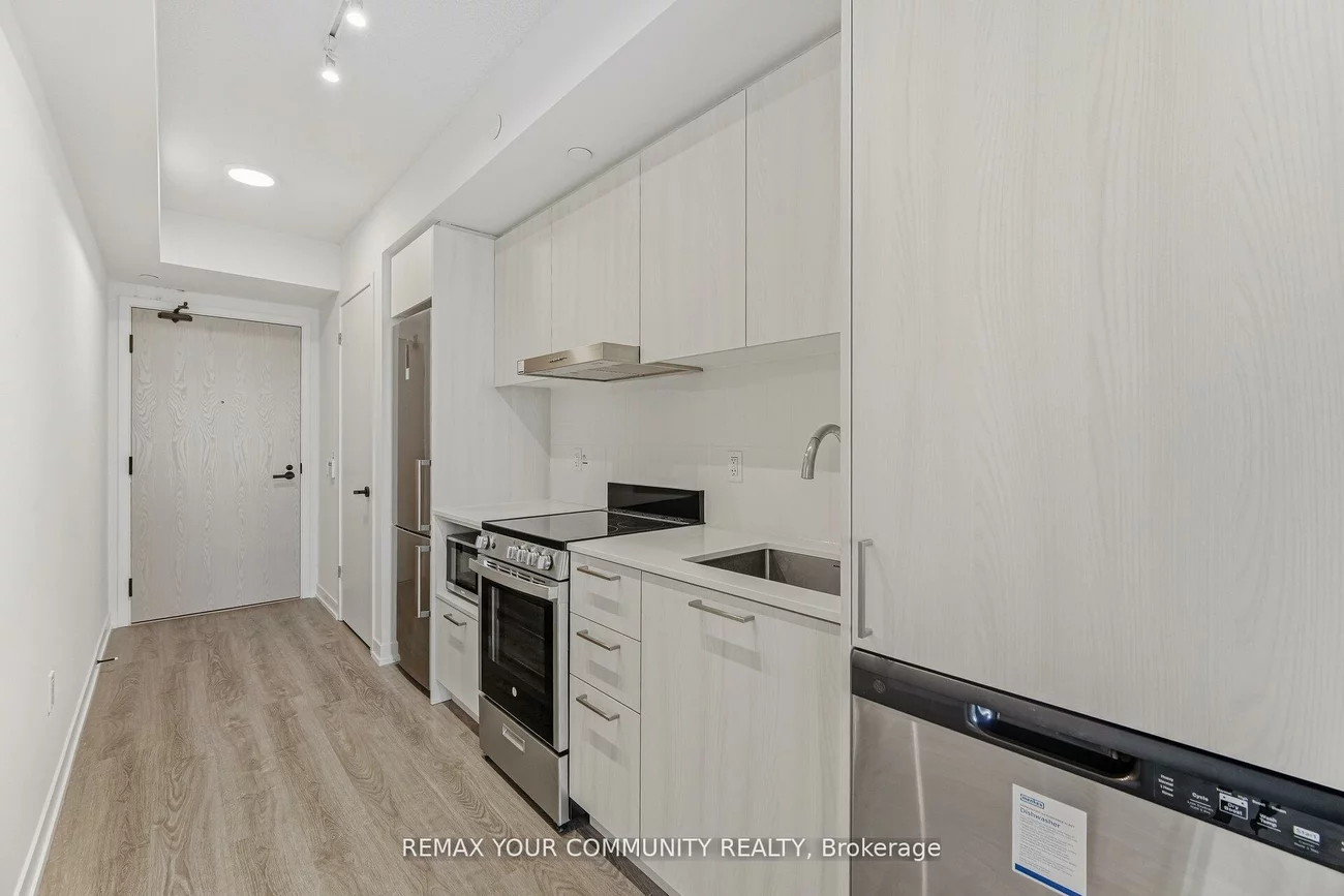 195, Commerce, Vaughan Corporate Centre, Vaughan