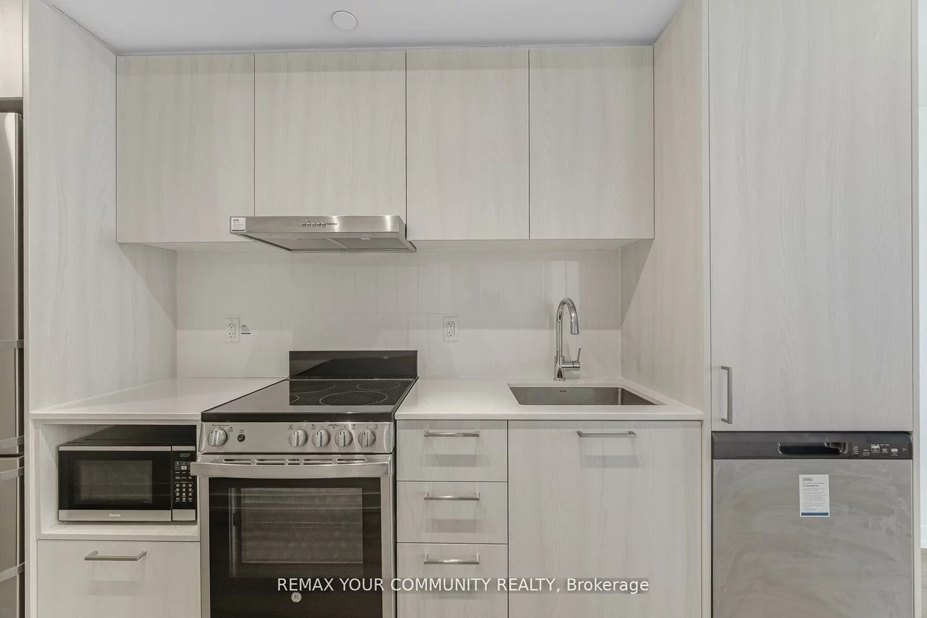 195, Commerce, Vaughan Corporate Centre, Vaughan