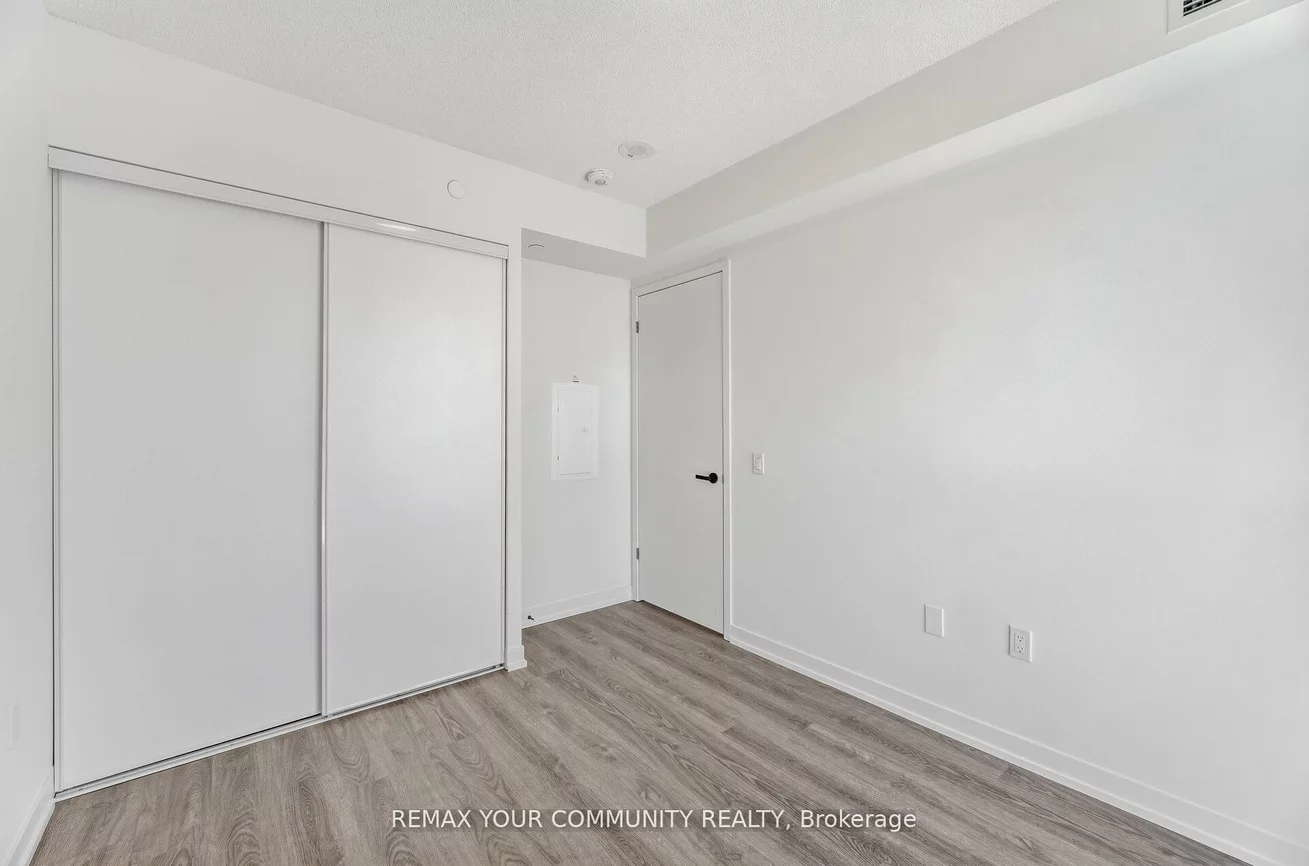 195, Commerce, Vaughan Corporate Centre, Vaughan