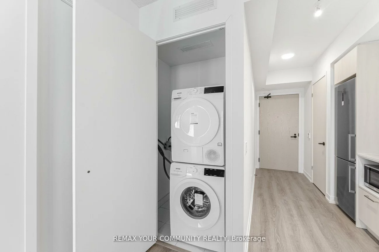 195, Commerce, Vaughan Corporate Centre, Vaughan