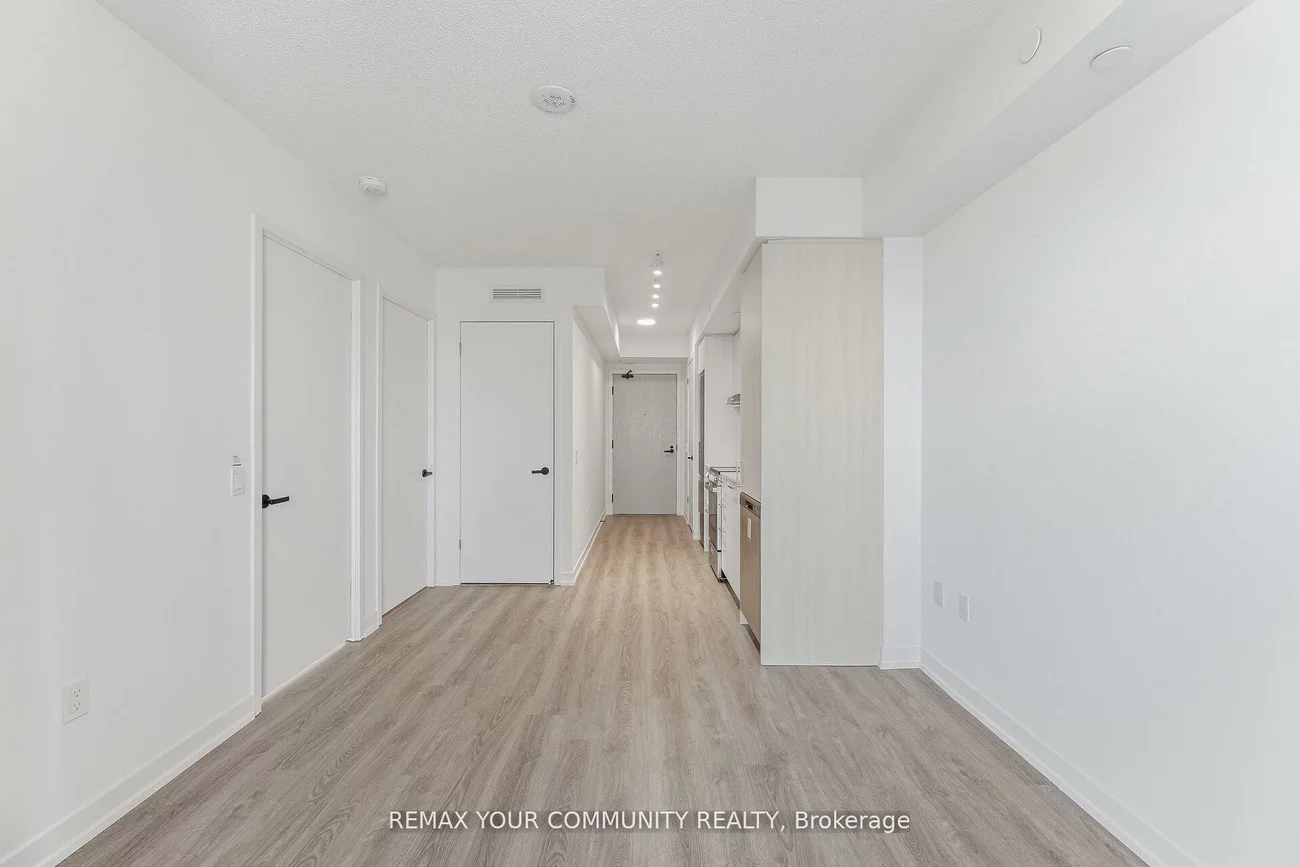 195, Commerce, Vaughan Corporate Centre, Vaughan