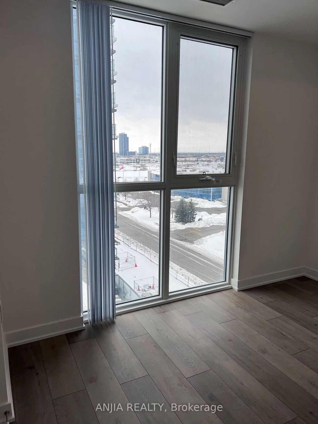 38, Honeycrisp, Vaughan Corporate Centre, Vaughan