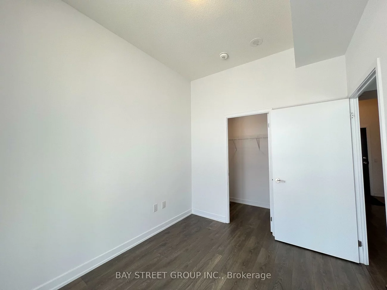 60, Honeycrisp, Vaughan Corporate Centre, Vaughan