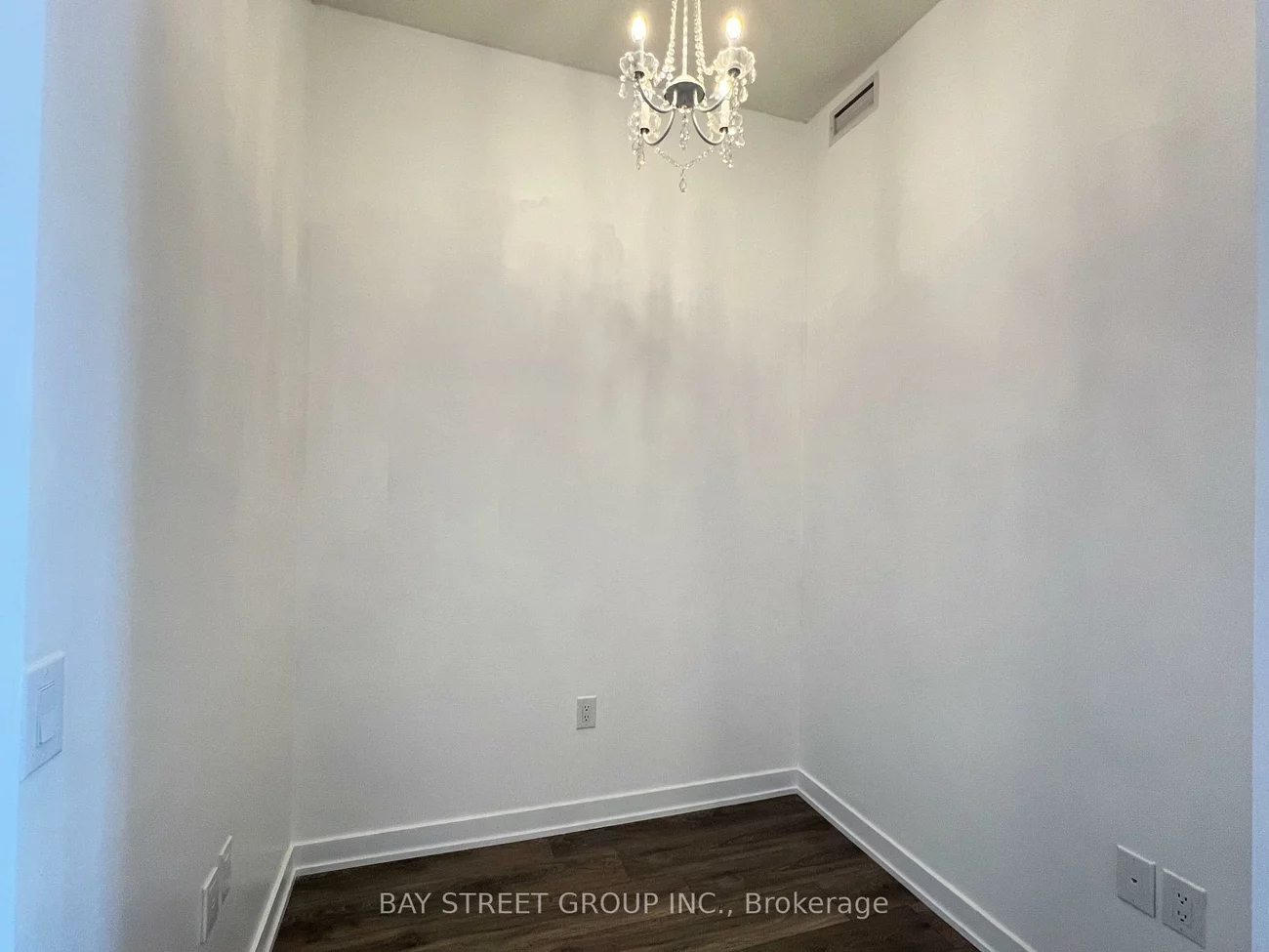 60, Honeycrisp, Vaughan Corporate Centre, Vaughan