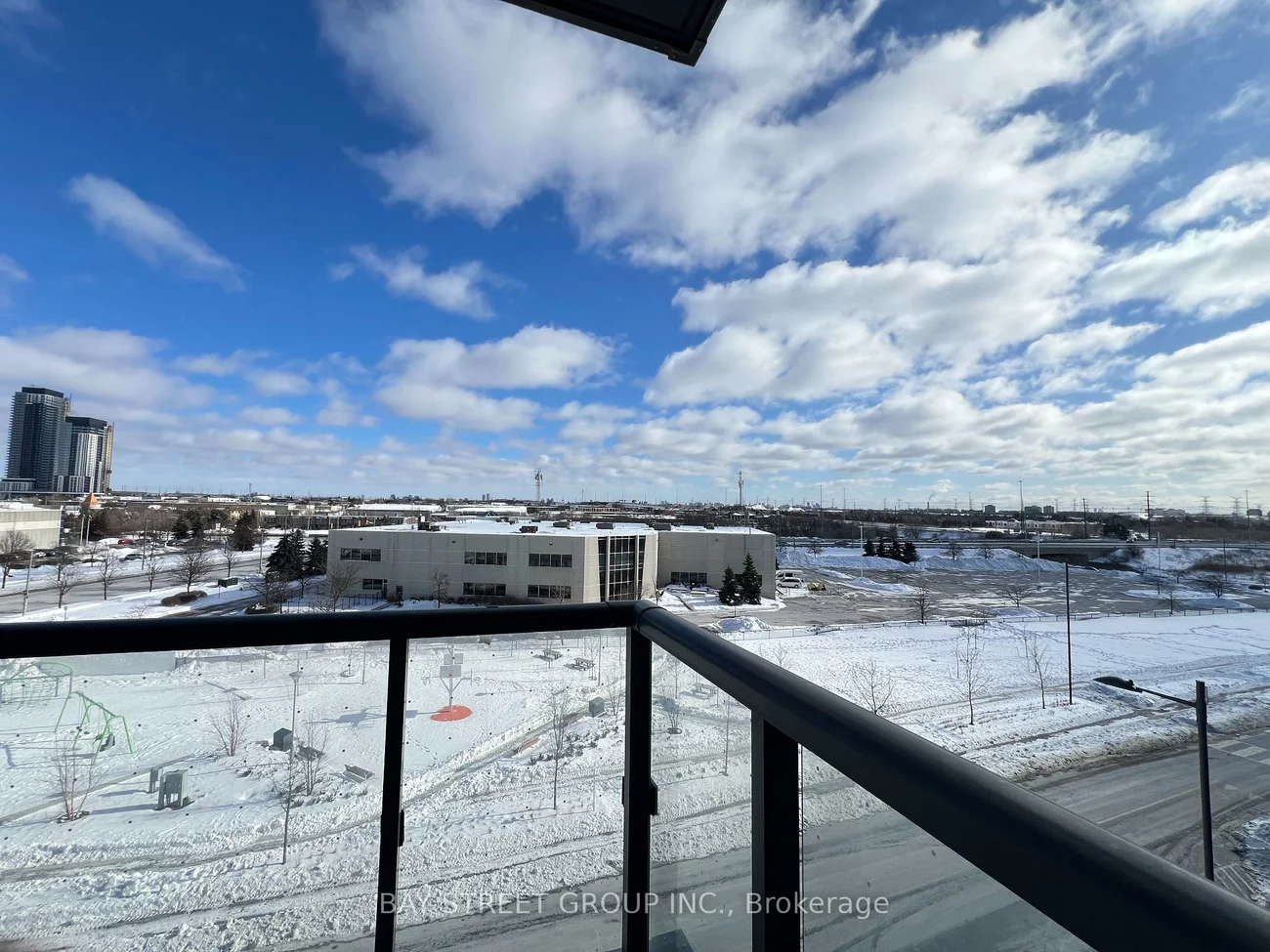 60, Honeycrisp, Vaughan Corporate Centre, Vaughan