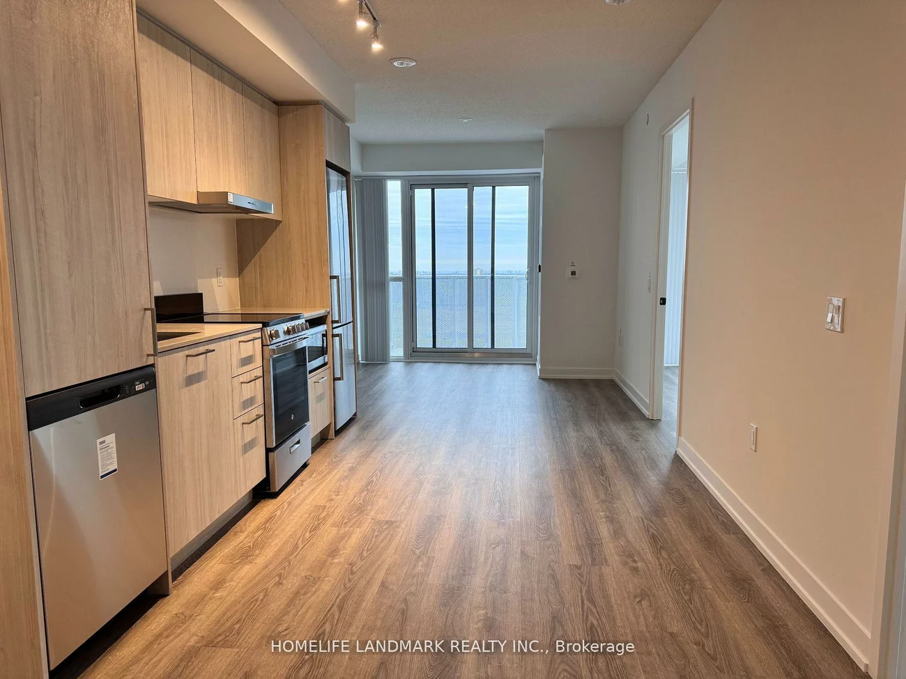 195, Commerce, Vaughan Corporate Centre, Vaughan