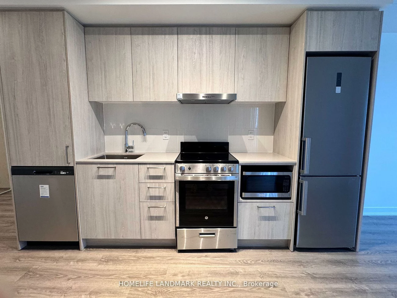 195, Commerce, Vaughan Corporate Centre, Vaughan