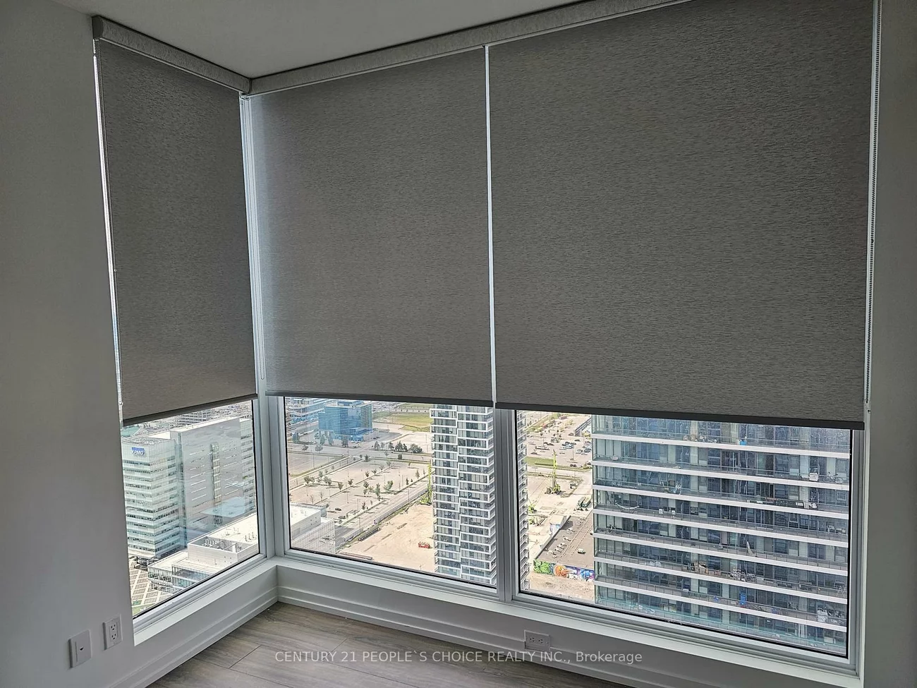 1000, Portage, Vaughan Corporate Centre, Vaughan