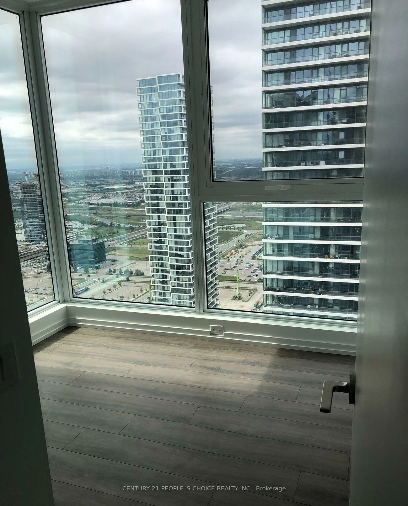 1000, Portage, Vaughan Corporate Centre, Vaughan