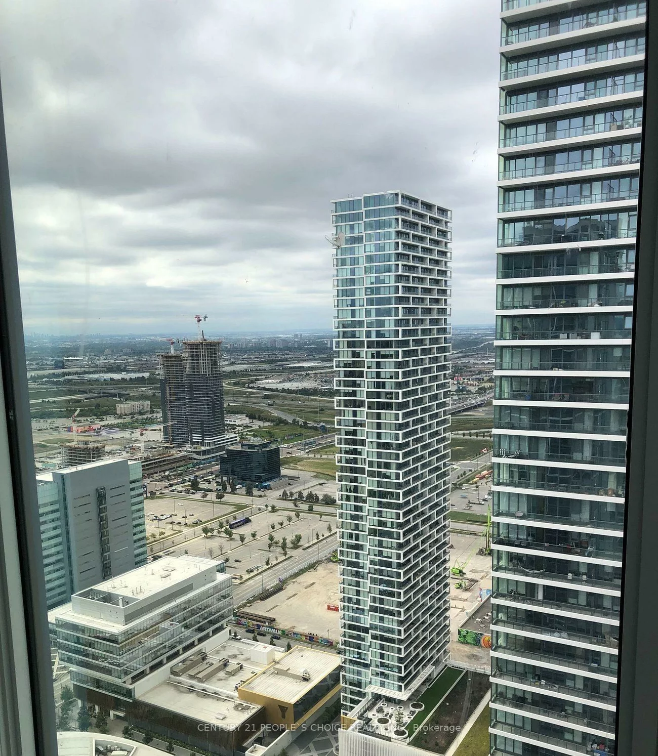 1000, Portage, Vaughan Corporate Centre, Vaughan