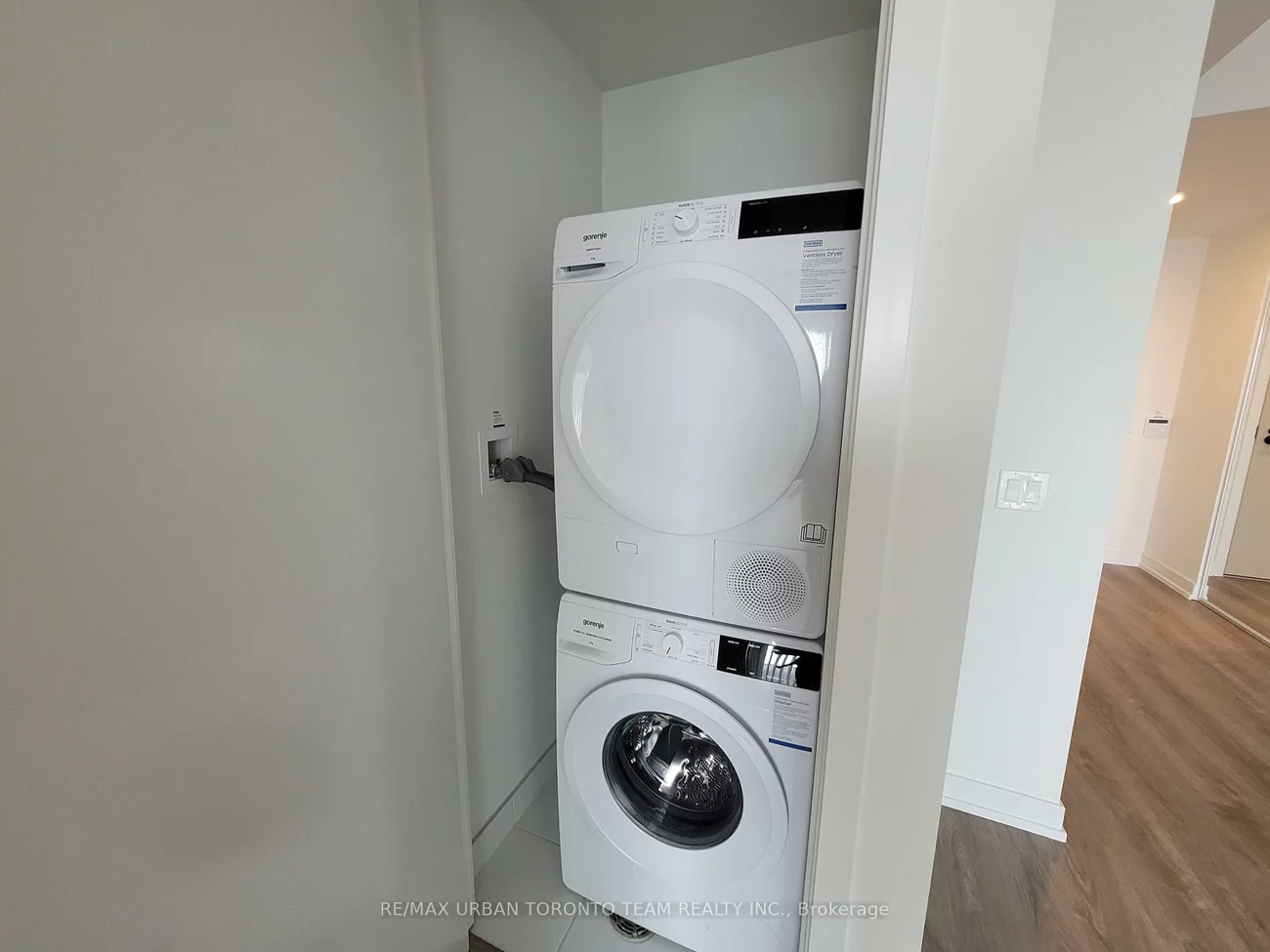 195, Commerce, Vaughan Corporate Centre, Vaughan