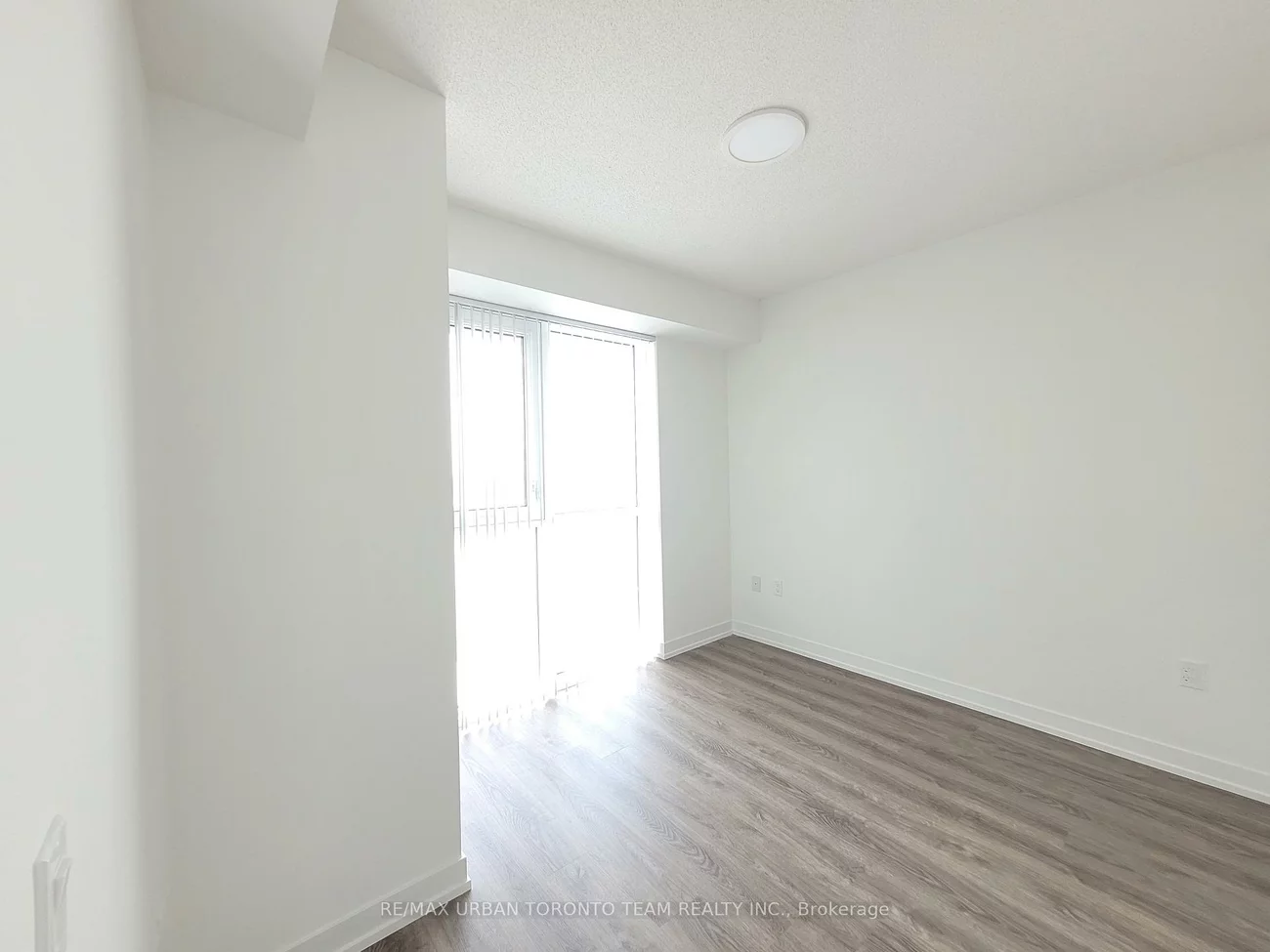 195, Commerce, Vaughan Corporate Centre, Vaughan