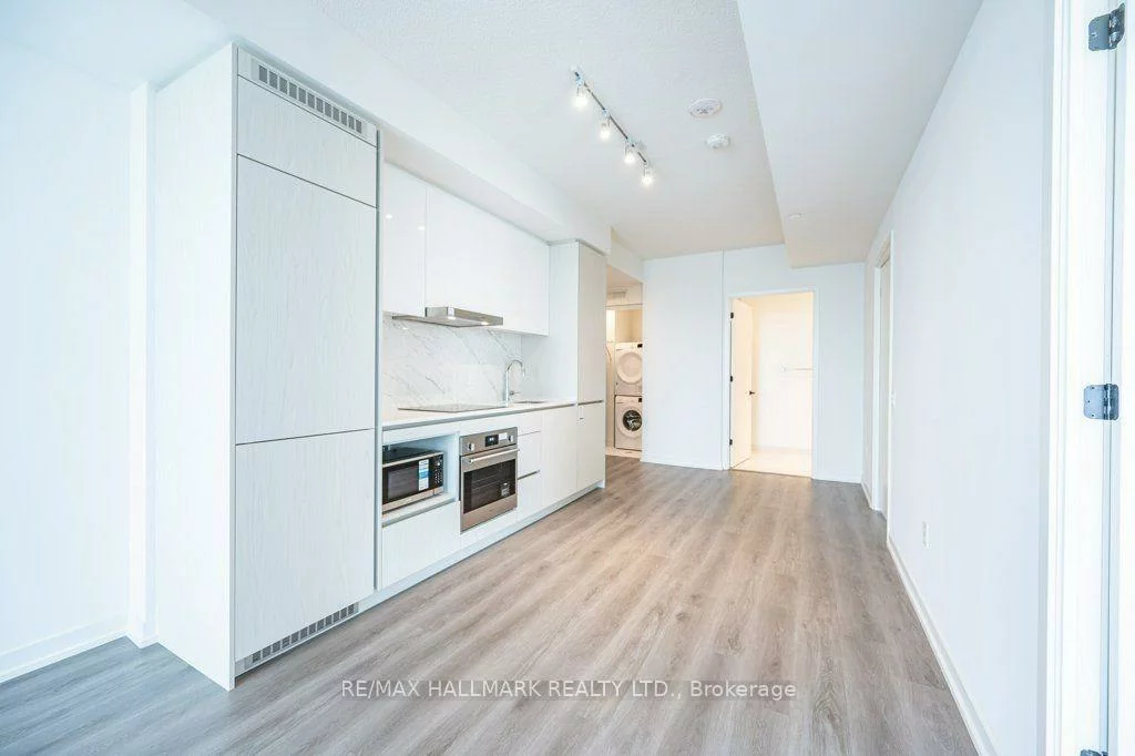 28, Interchange, Vaughan Corporate Centre, Vaughan