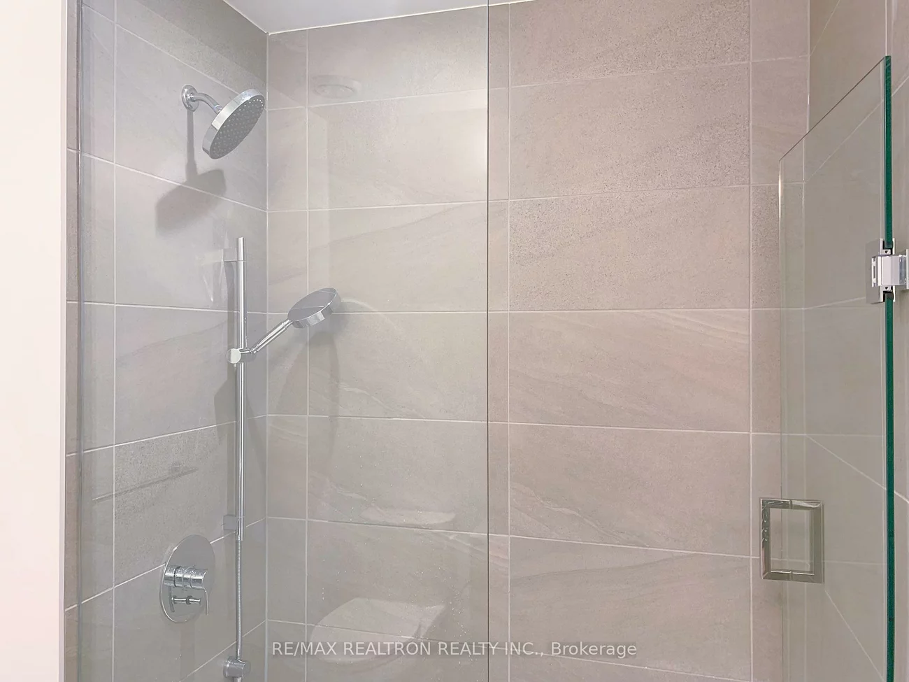 898, Portage, Vaughan Corporate Centre, Vaughan