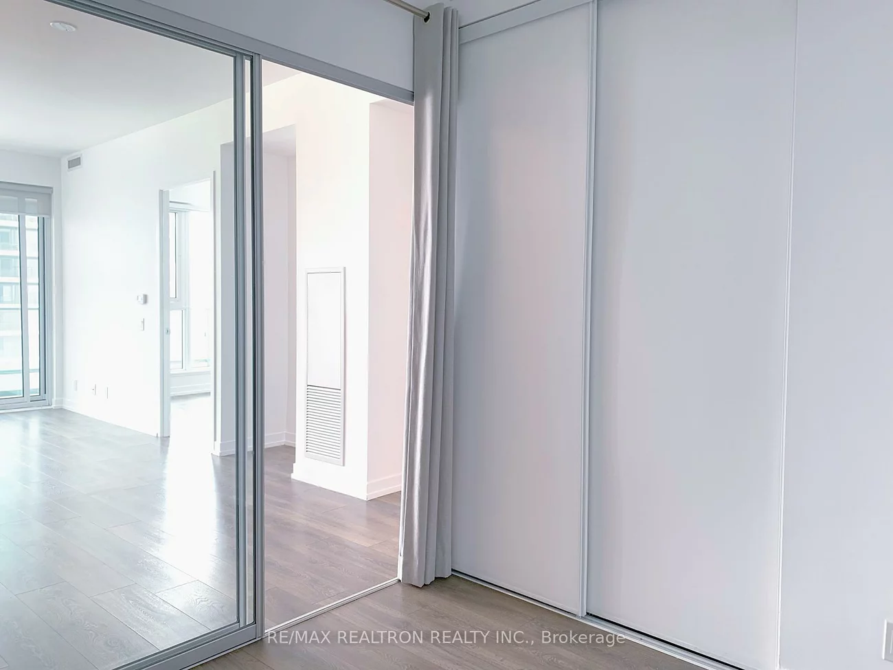 898, Portage, Vaughan Corporate Centre, Vaughan