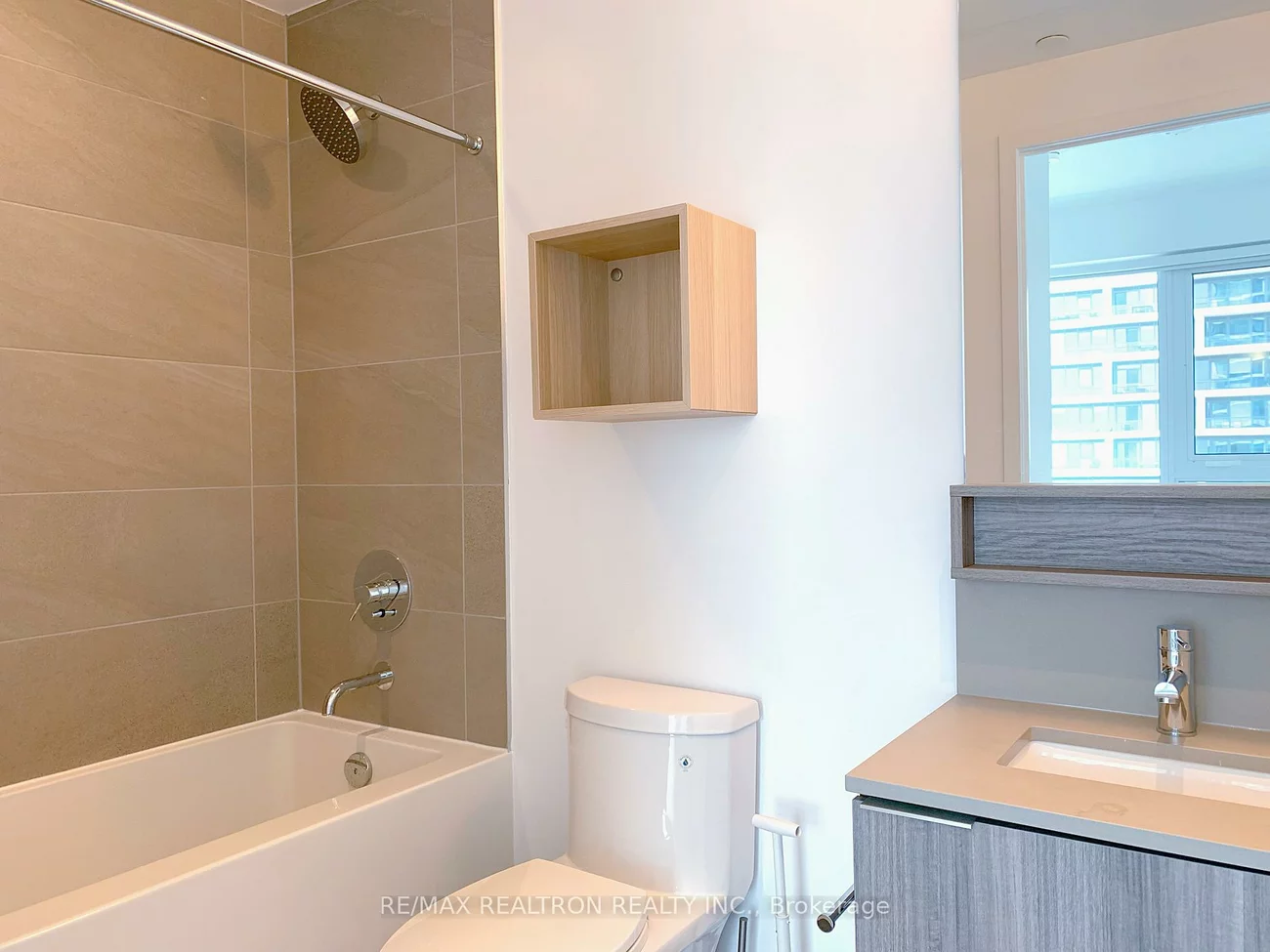 898, Portage, Vaughan Corporate Centre, Vaughan