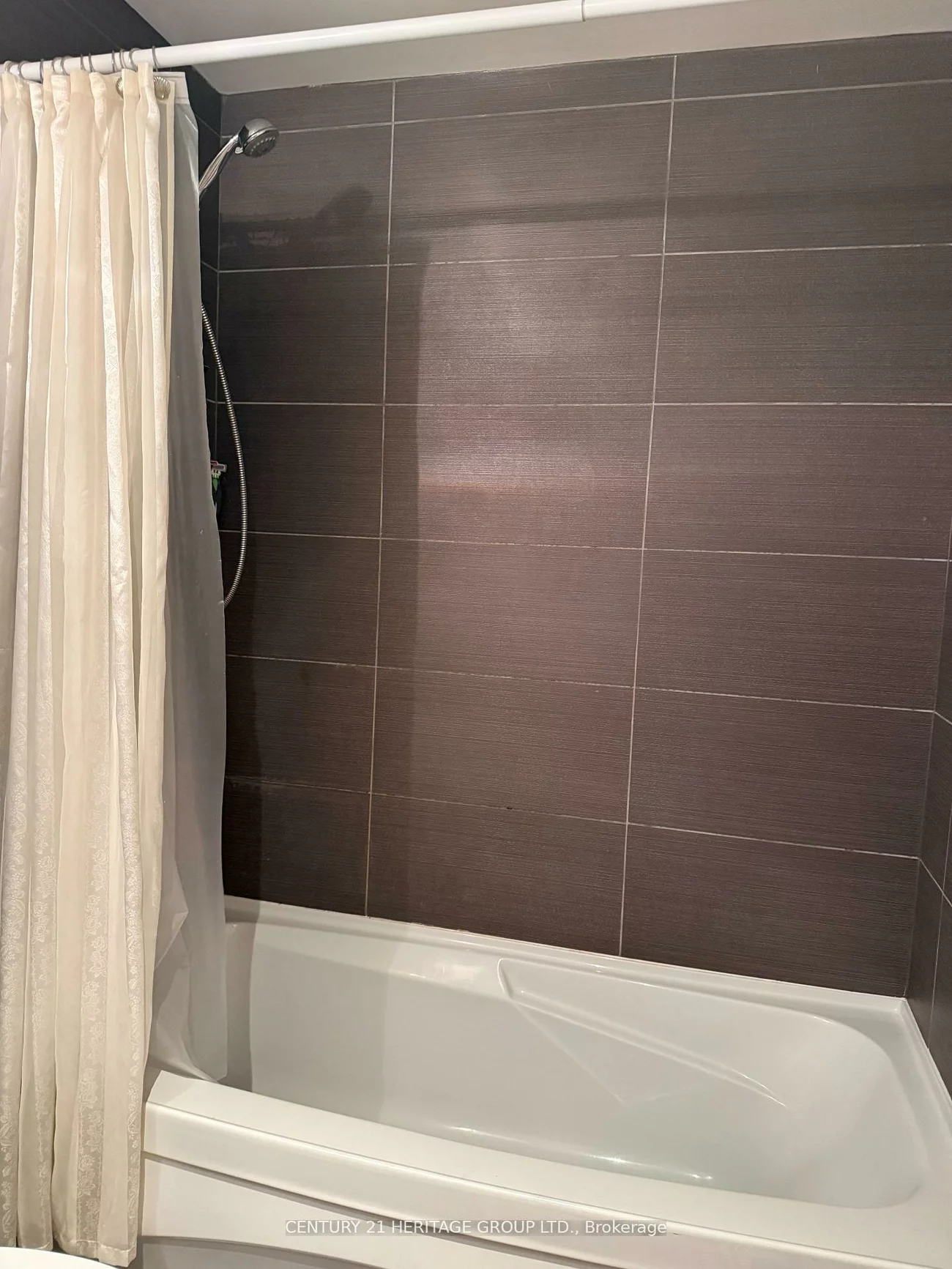 7608, Yonge, Crestwood-Springfarm-Yorkhill, Vaughan