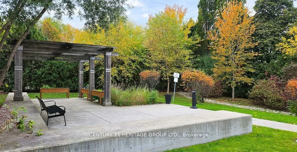 7608, Yonge, Crestwood-Springfarm-Yorkhill, Vaughan
