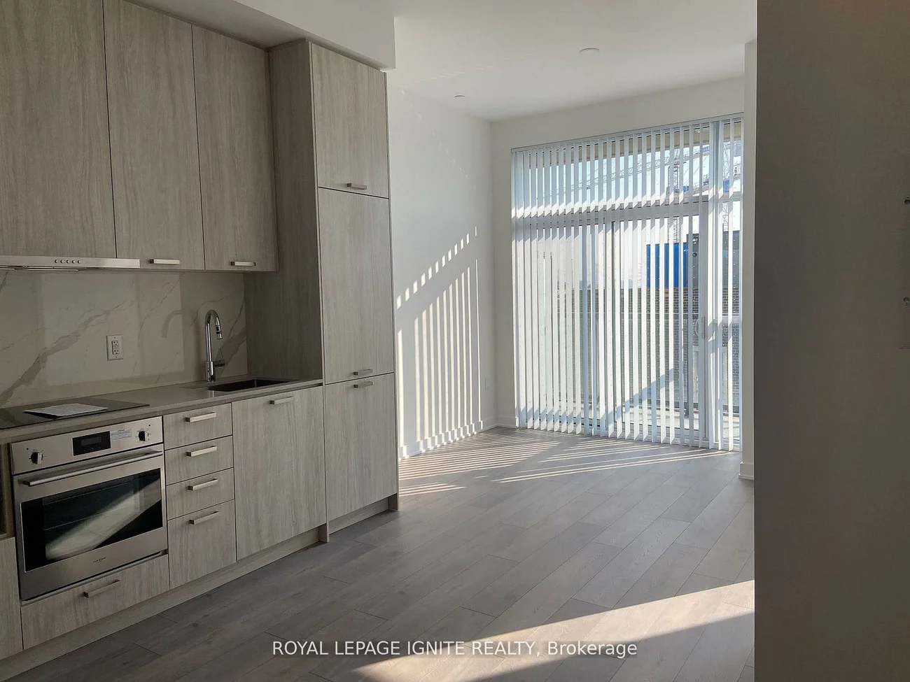10, Honeycrisp, Vaughan Corporate Centre, Vaughan