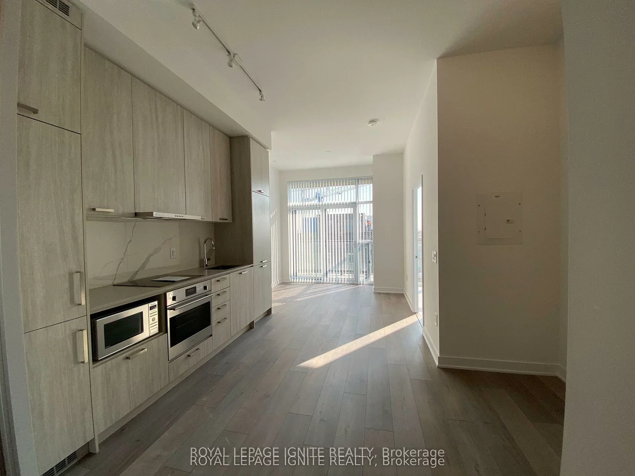 10, Honeycrisp, Vaughan Corporate Centre, Vaughan