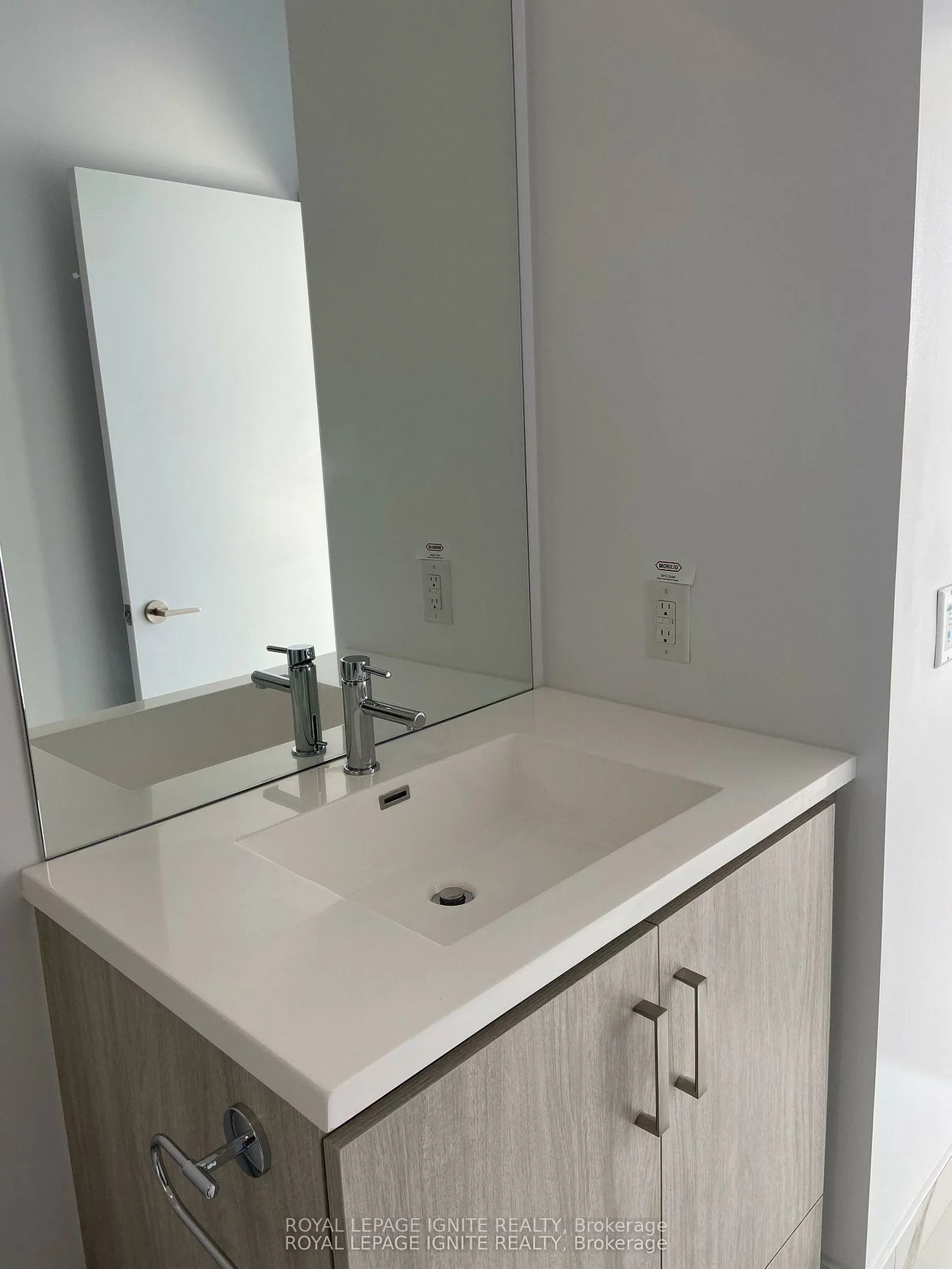 10, Honeycrisp, Vaughan Corporate Centre, Vaughan
