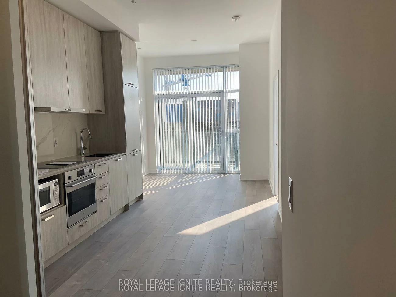 10, Honeycrisp, Vaughan Corporate Centre, Vaughan