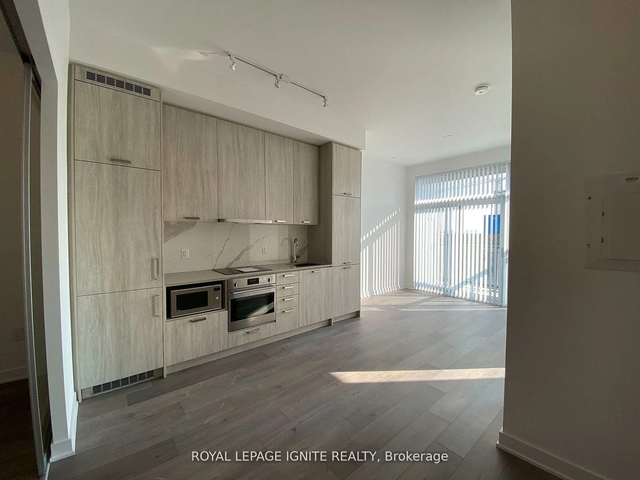 10, Honeycrisp, Vaughan Corporate Centre, Vaughan