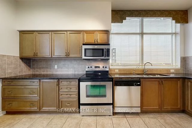9225, Jane, Maple, Vaughan