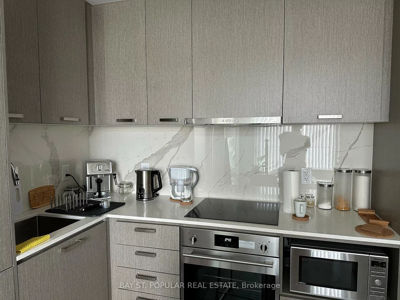 10, Honeycrisp, Vaughan Corporate Centre, Vaughan