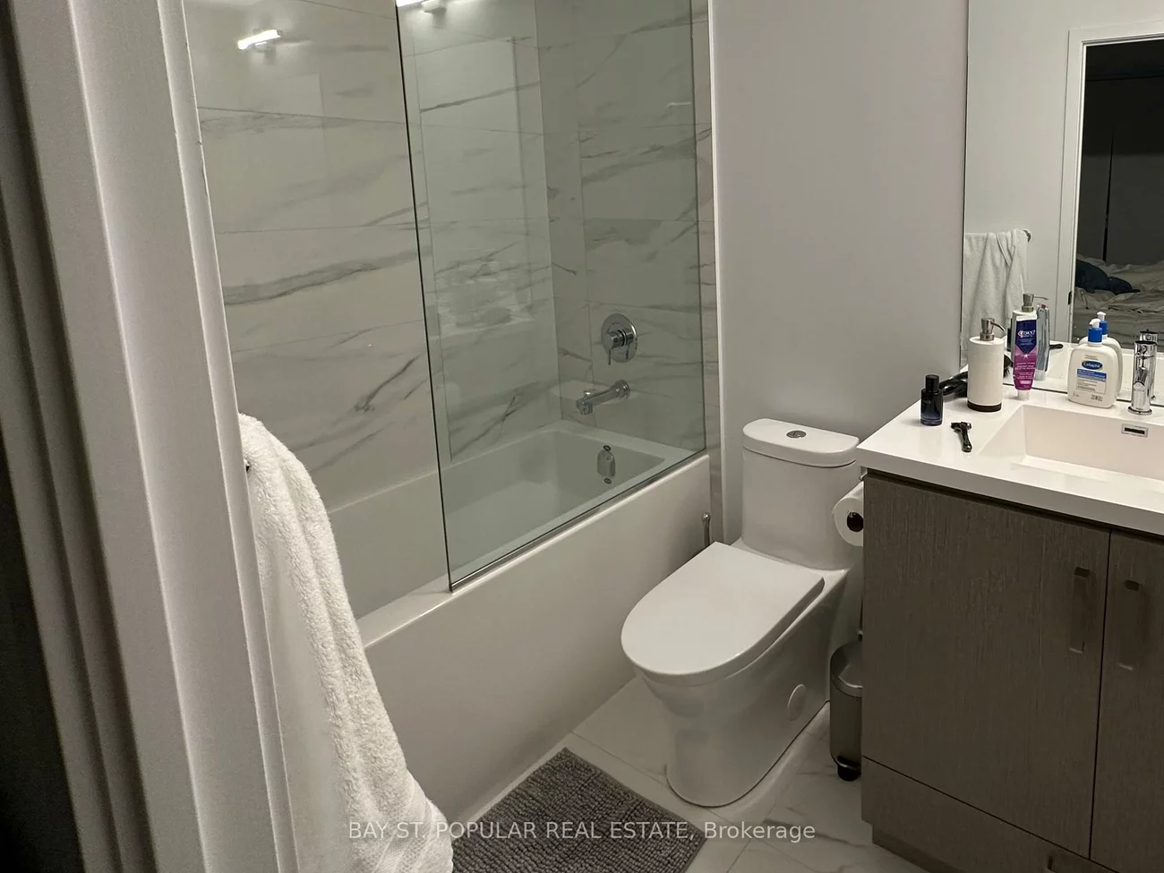 10, Honeycrisp, Vaughan Corporate Centre, Vaughan