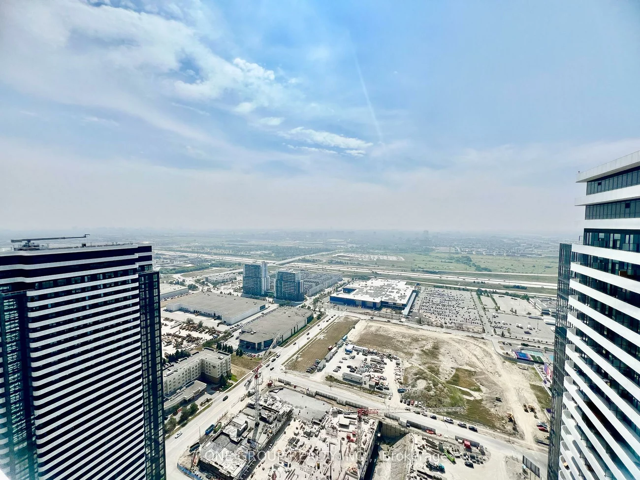 225, Commerce, Vaughan Corporate Centre, Vaughan