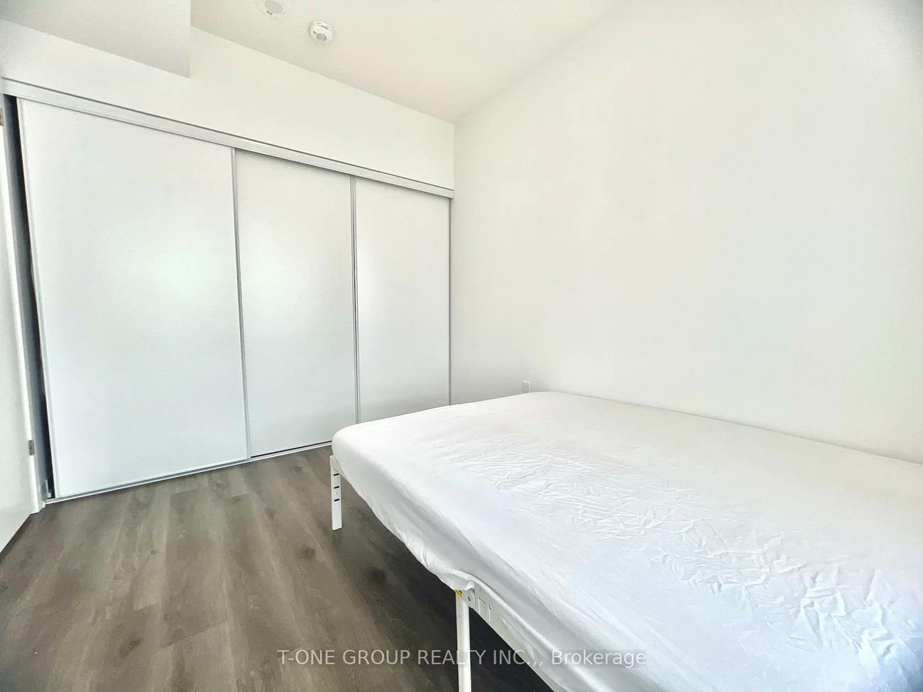 225, Commerce, Vaughan Corporate Centre, Vaughan