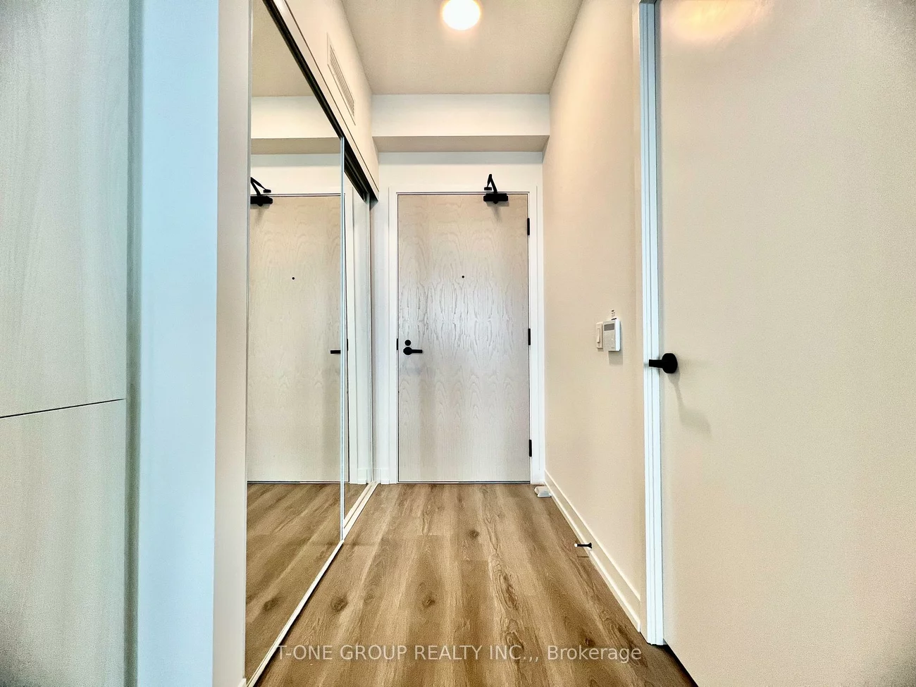225, Commerce, Vaughan Corporate Centre, Vaughan