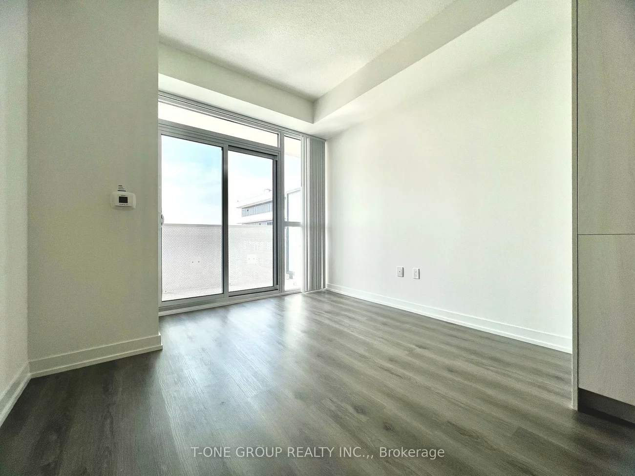 225, Commerce, Vaughan Corporate Centre, Vaughan
