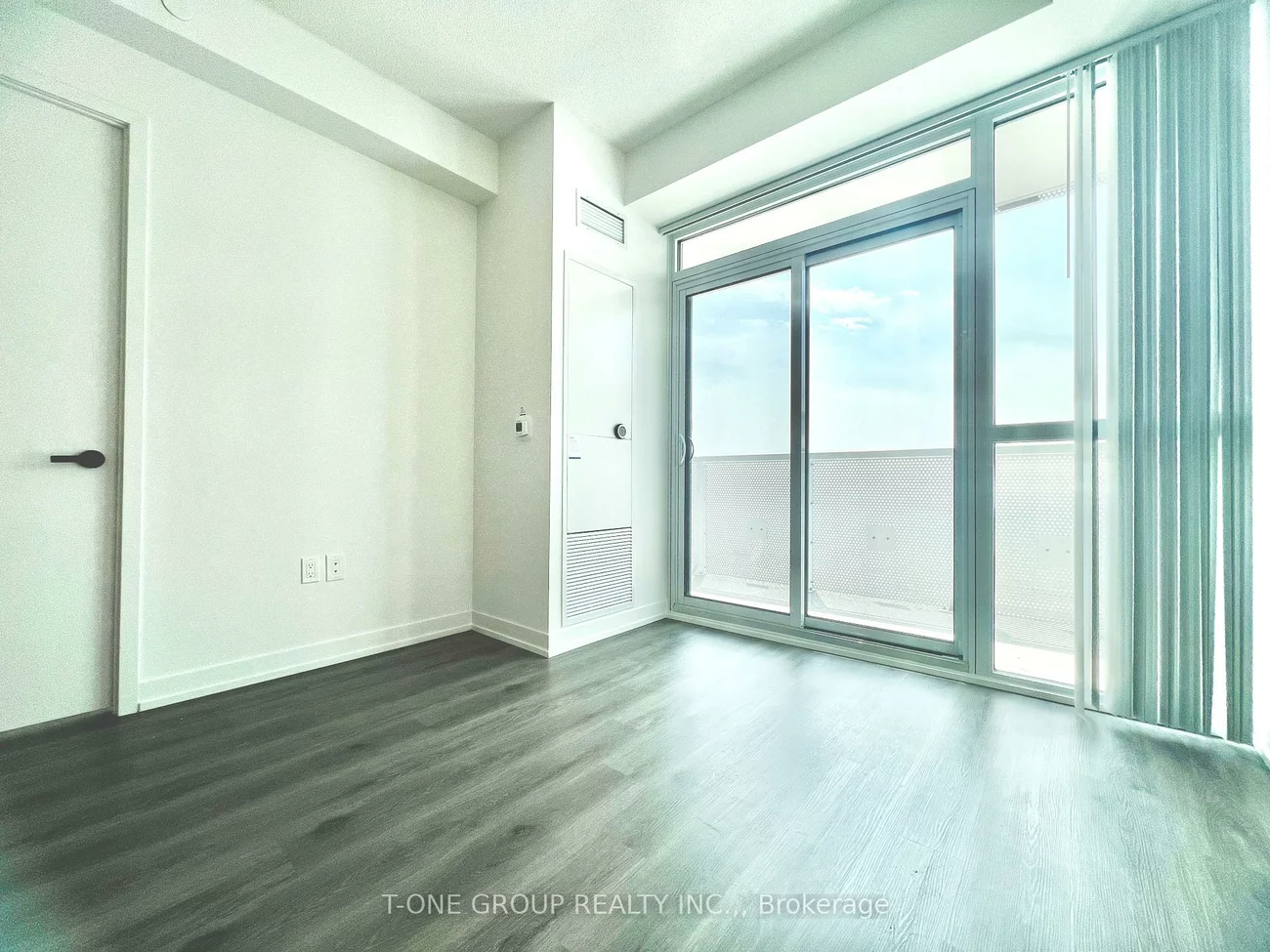 225, Commerce, Vaughan Corporate Centre, Vaughan