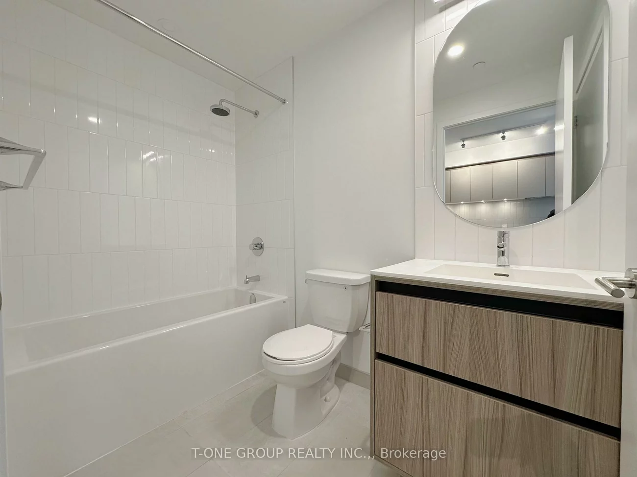 7950, Bathurst, Beverley Glen, Vaughan
