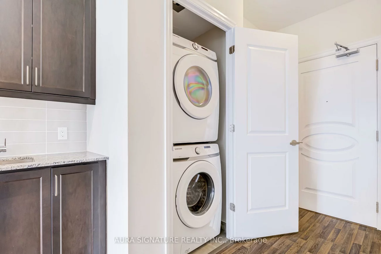 9085, Jane, Concord, Vaughan