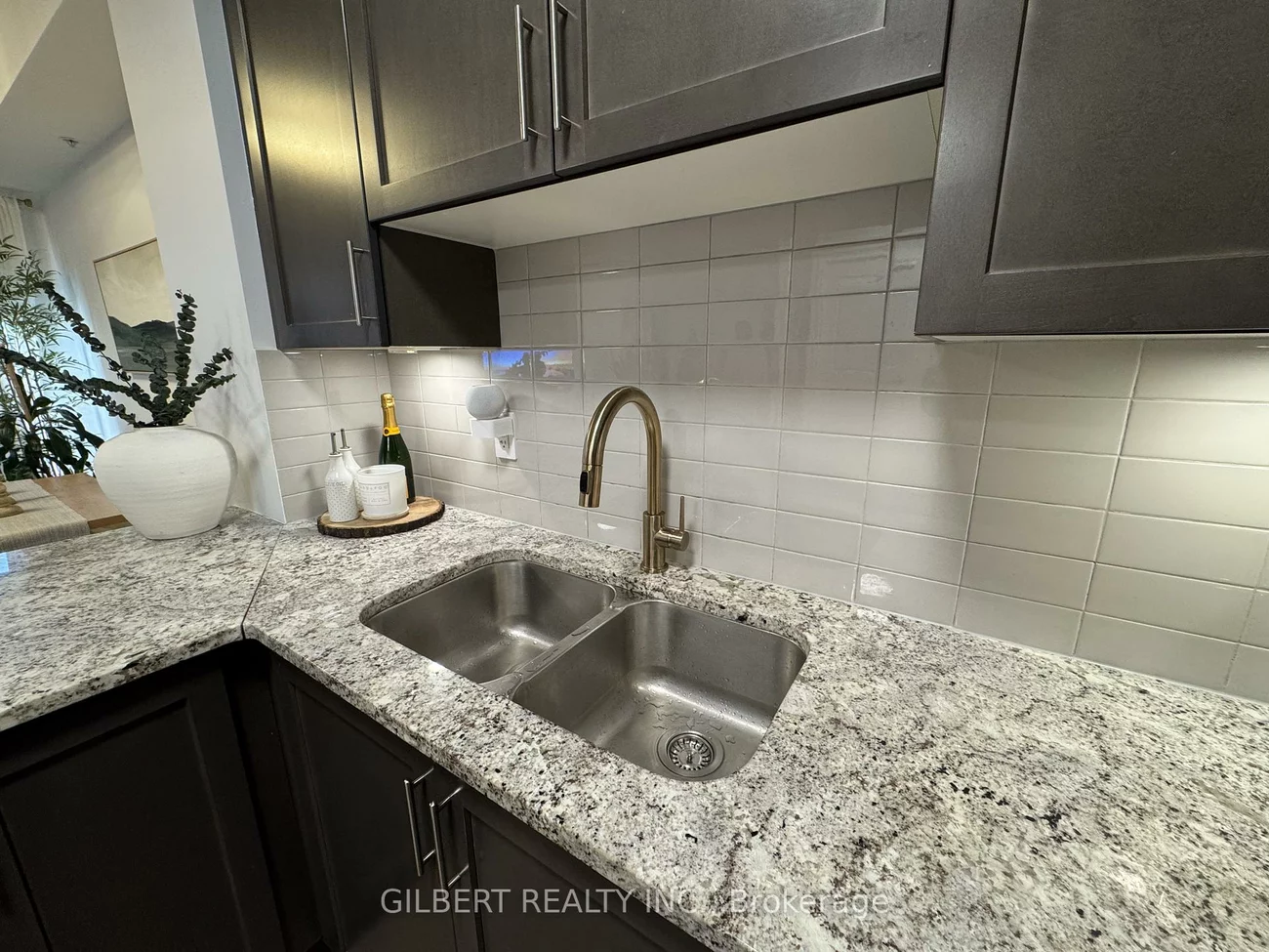 9255, Jane, Maple, Vaughan