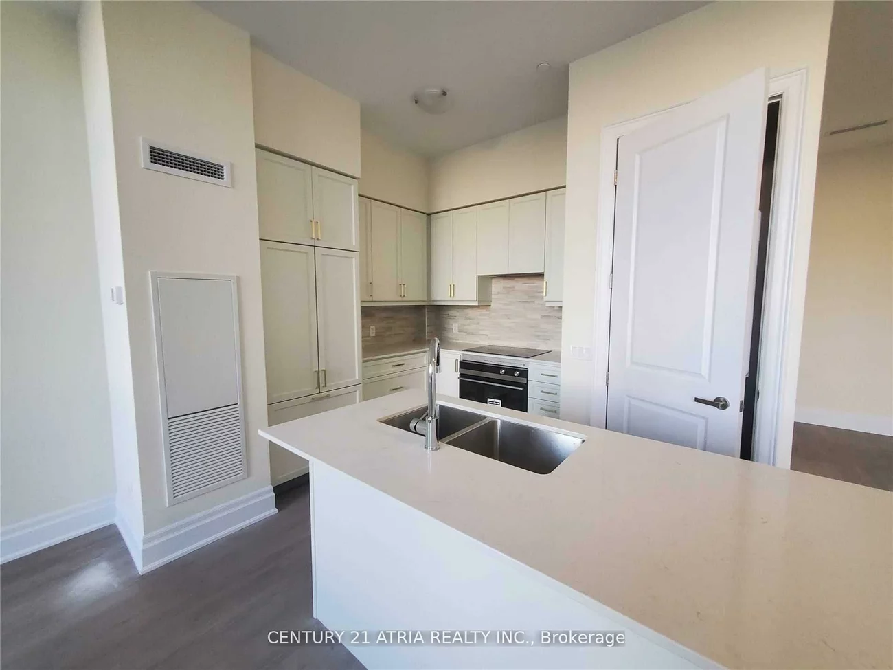 9085, Jane, Concord, Vaughan