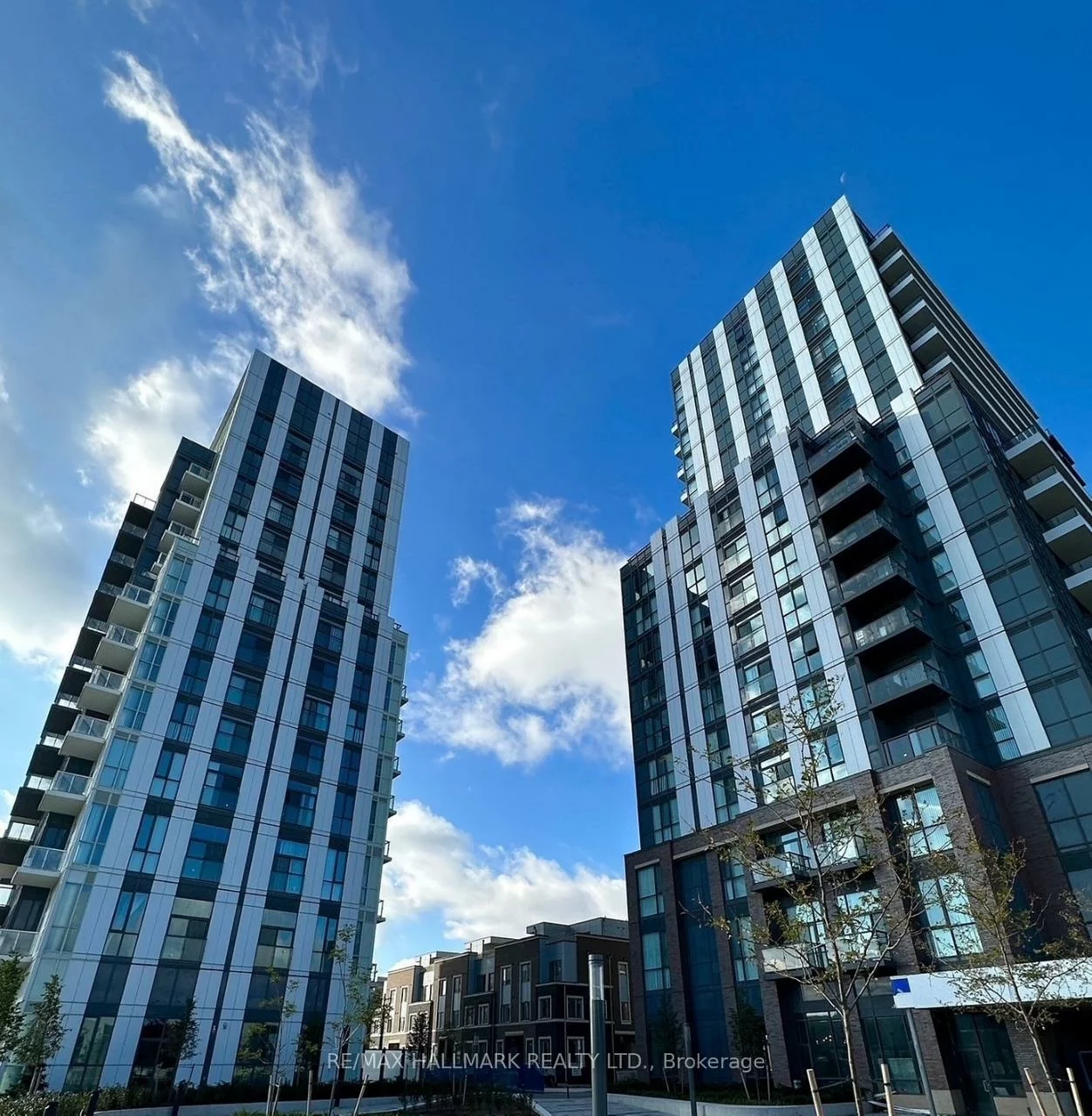 60, Honeycrisp, Vaughan Corporate Centre, Vaughan